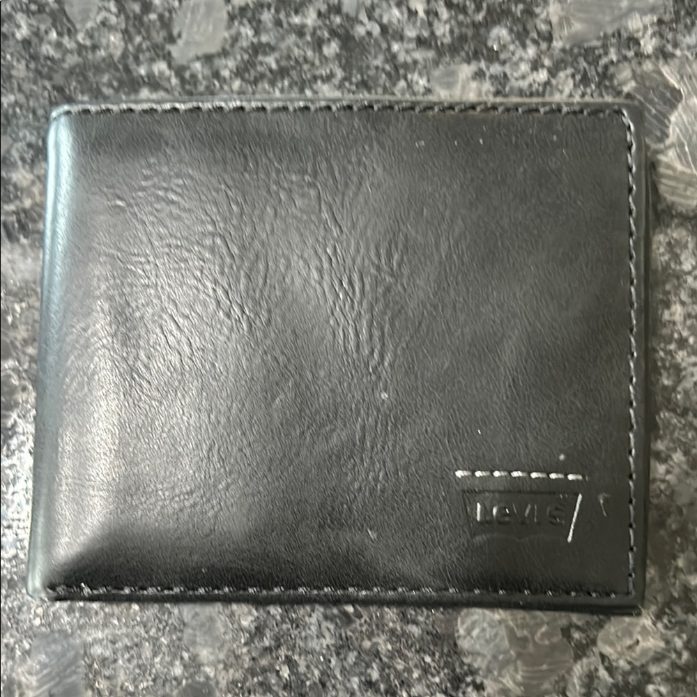NWT Levi’s Brand Black Leather Wallet with RFID